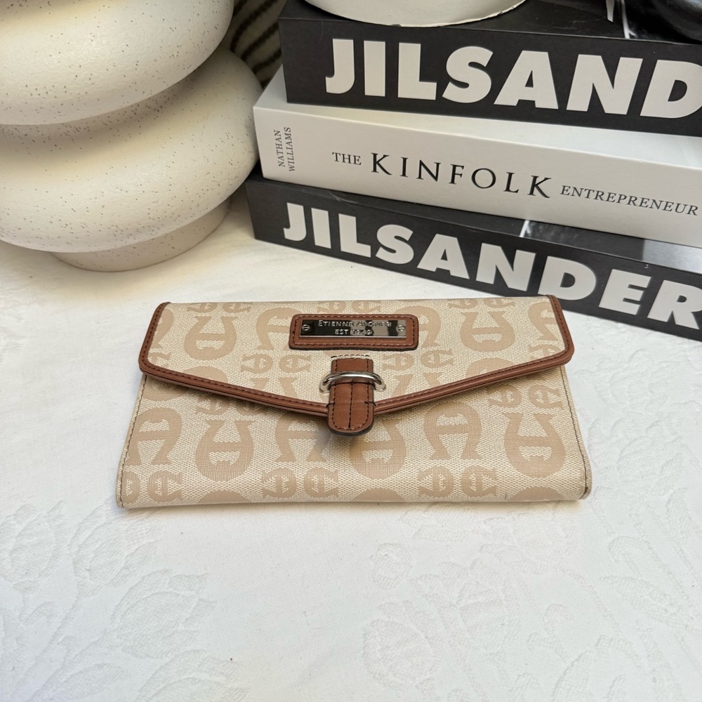 Etienne Aigner Cream and Brown Wallet Timeless Sophistication - Picture 7 of 7